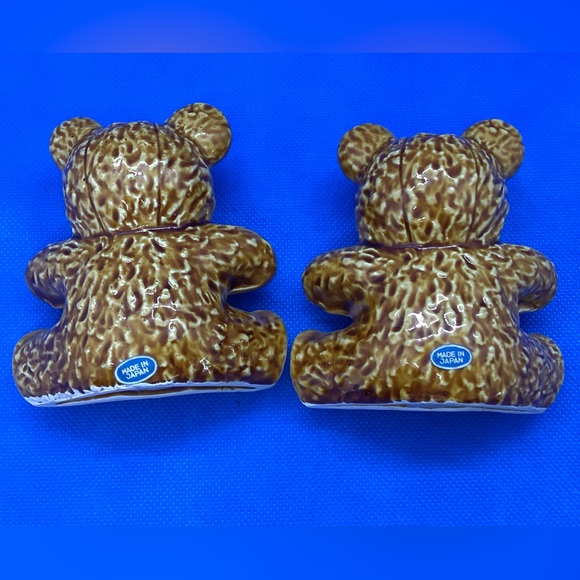 Universal Studios Bear Salt & Pepper Shakers - Picture 7 of 7